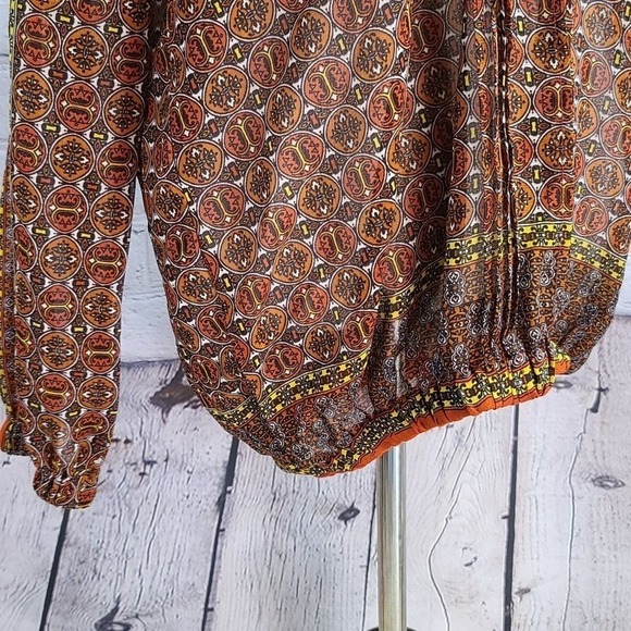 Beautiful Stories Sheer long sleeve elastic cuff - Picture 9 of 16